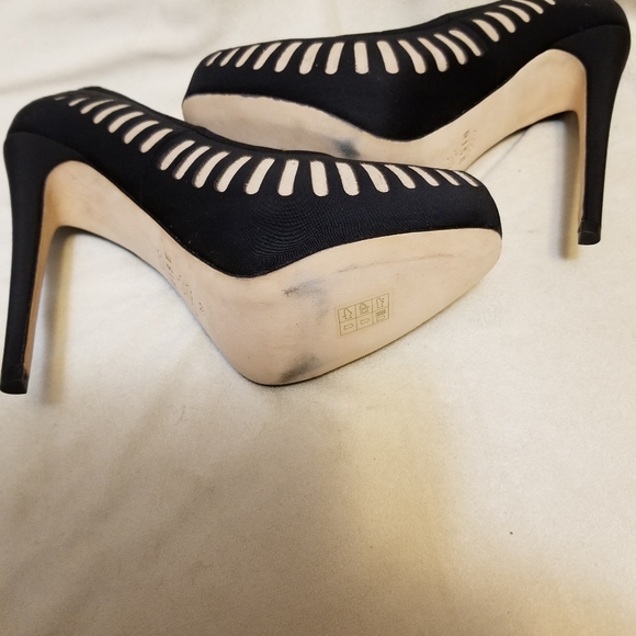 Shoes - Picture 4 of 5